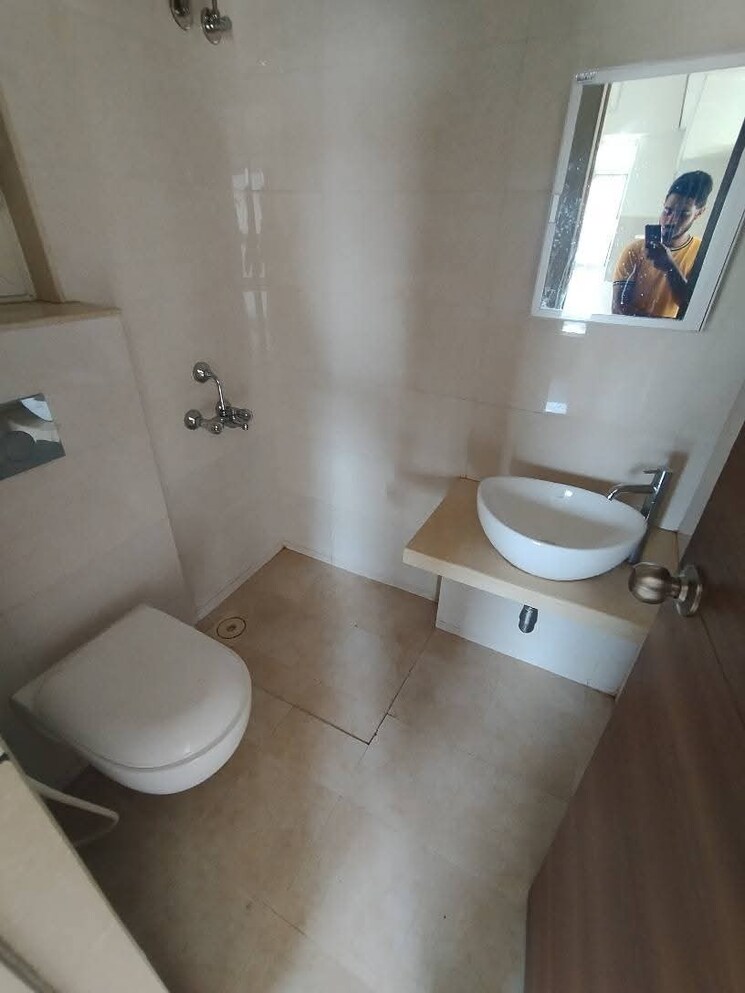 Bathroom, jp-eminence 1 Bedroom 373 Sq.Ft. Apartment In Andheri West Mumbai 8675403
