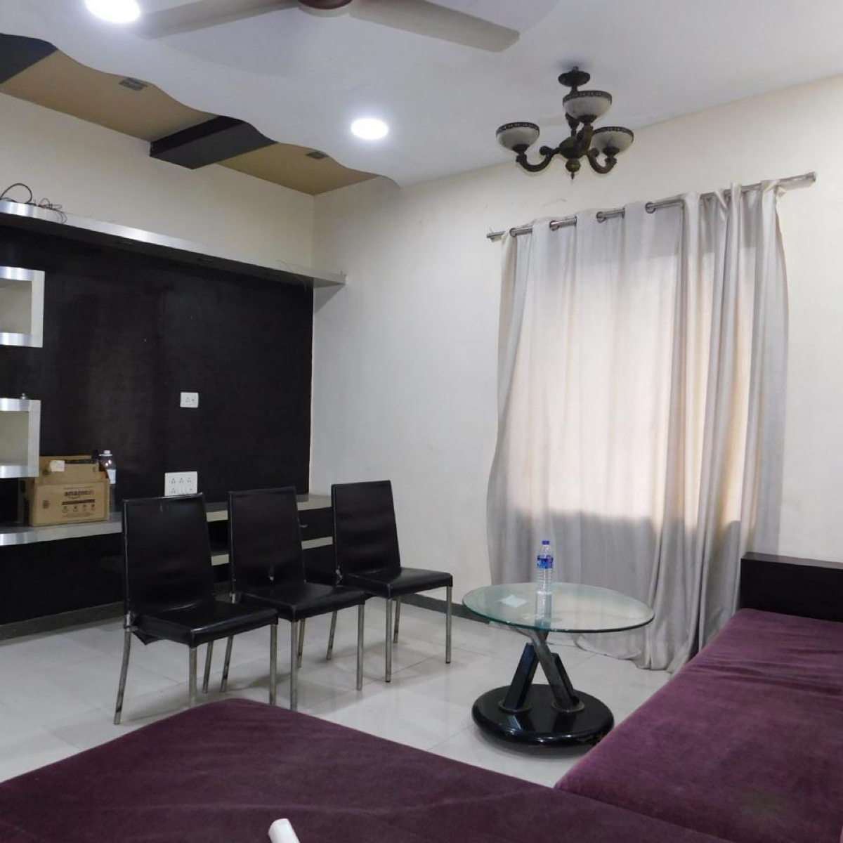2 BHK Apartment For Rent in Sarswati Building