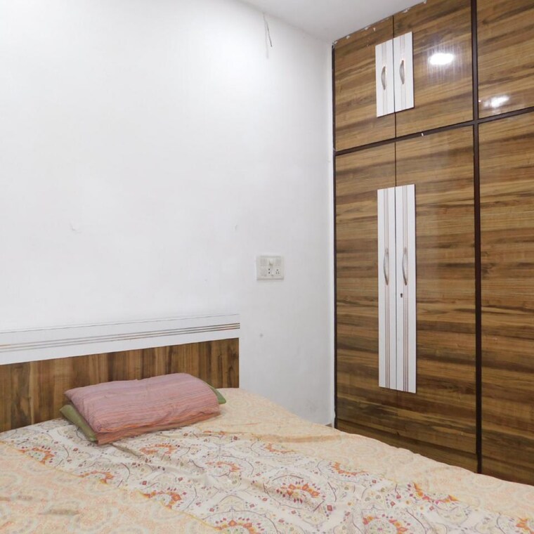 Room, sarswati-building 2 Bedroom 900 Sq.Ft. Apartment In Cawasji Patel Tank Mumbai 8675408