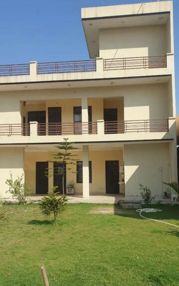  Pg – Entrance View at LudhianA-Chandigarh Hwy - for Rent