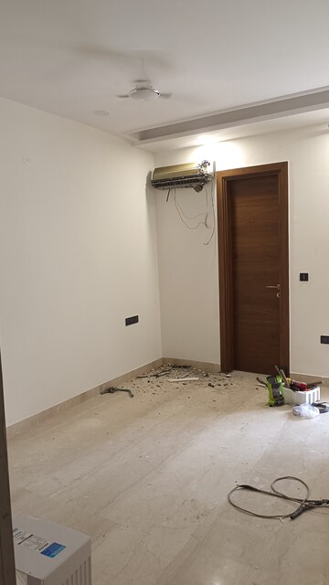 Room in 3 BHK Builder Floor at New Rajinder Nagar – for Rent