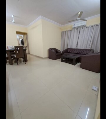 Room in 4 BHK Apartment at Yashodham Complex, Goregaon East – for Rent