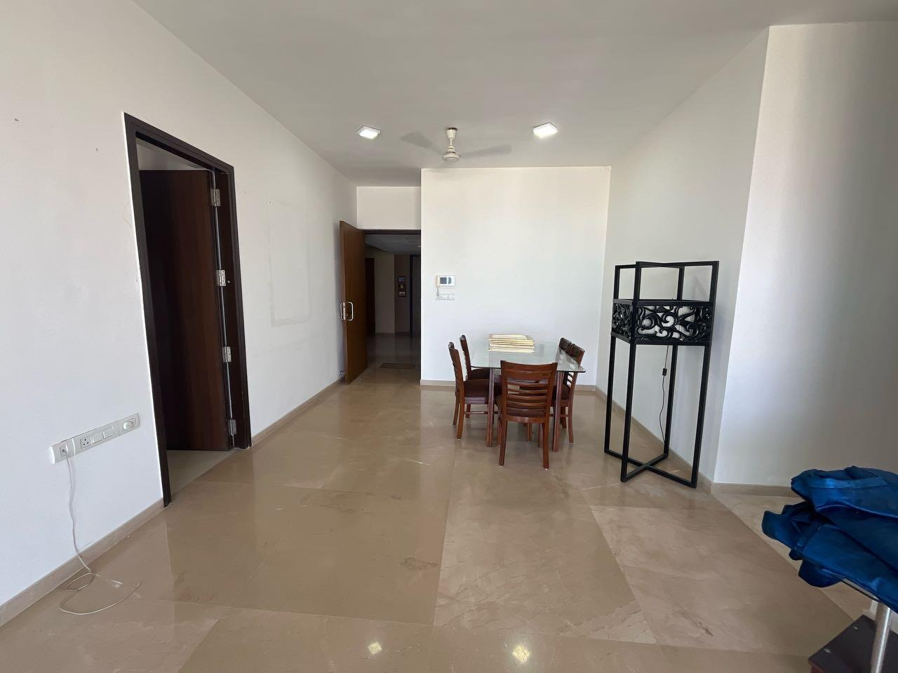 2 BHK + Servant Room Apartment For Rent in Lodha Primero