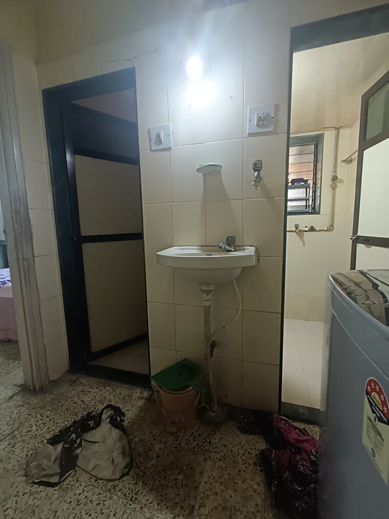 Bathroom, vrindavan-chs-thane-west 1 Bedroom 545 Sq.Ft. Apartment In Vrindavan Society Thane 8675505