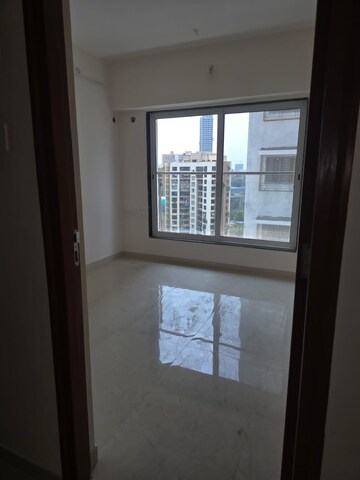 Room in 3 BHK Apartment at Suryoday CHS Goregoan, Goregaon East – for Rent