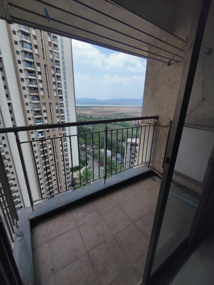 Balcony, everest-country-side 2 Bedroom 650 Sq.Ft. Apartment In Kasarvadavali Thane 8675516
