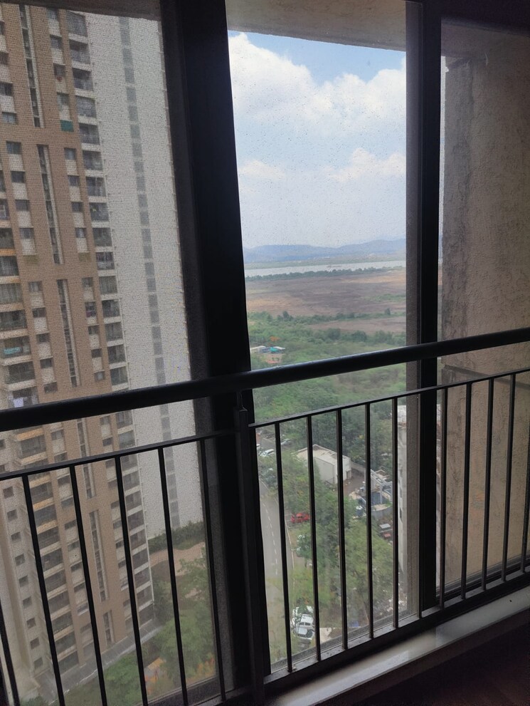 Balcony, everest-country-side 2 Bedroom 650 Sq.Ft. Apartment In Kasarvadavali Thane 8675516