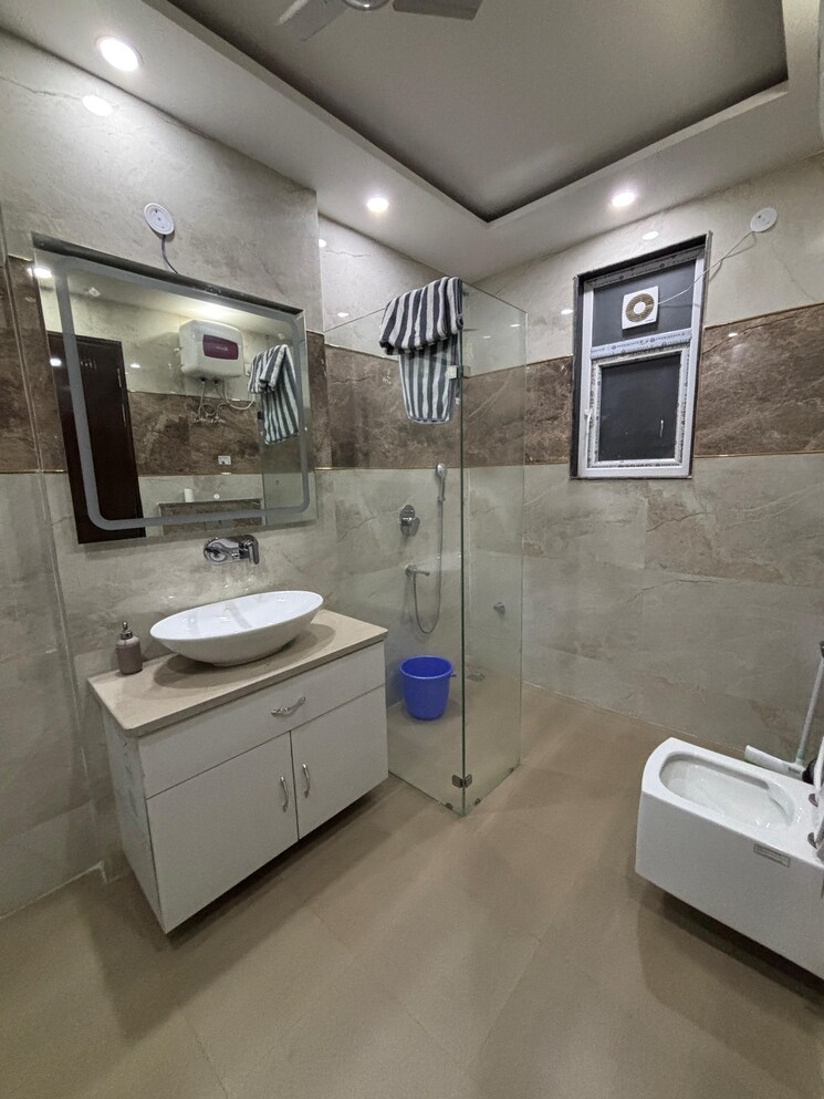 Bathroom, ansal-sushant-lok-i 3 Bedroom 263 Sq.Yd. Builder Floor In Sector 43 Gurgaon 8675518