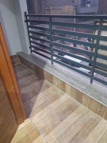 Staircase in 3 BHK Builder Floor at Ansal Sushant Lok I, Sector 43 – for Rent