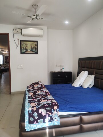 Furnished Amenities in 3 BHK Builder Floor at Ansal Sushant Apartments, Sushant Lok I – for Rent