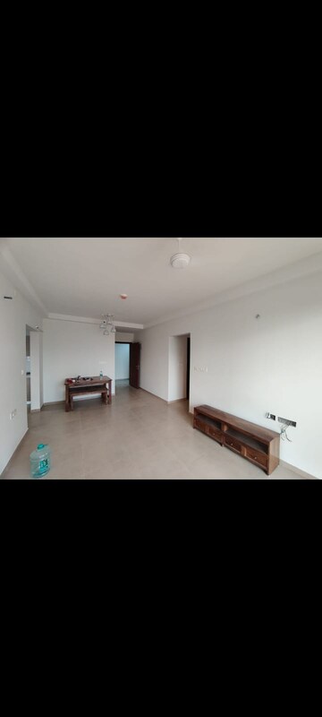 Room in 3 BHK Apartment at Bhartiya Nikoo Homes, Thanisandra Main Road – for Rent
