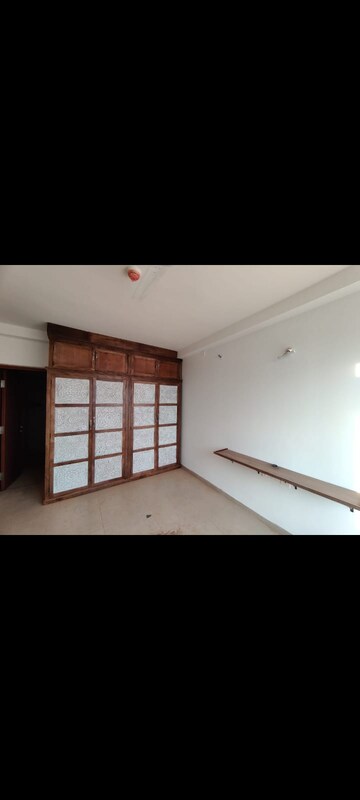 Room in 3 BHK Apartment at Bhartiya Nikoo Homes, Thanisandra Main Road – for Rent