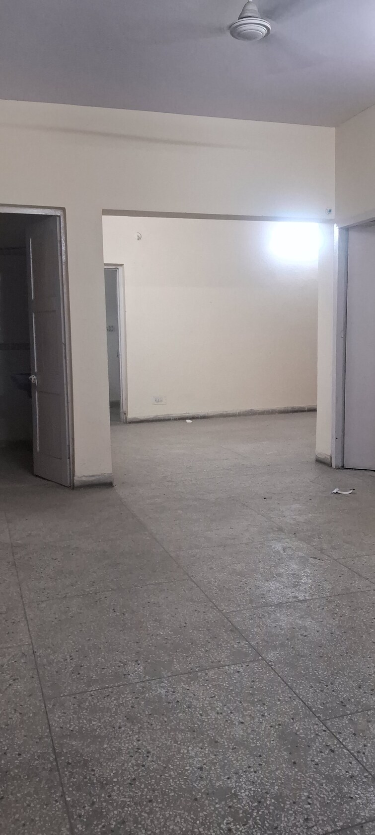 Cover Image, sarita vihar 2.5 Bedroom 1800 Sq.Ft. Apartment In Sarita Vihar Delhi 8675563