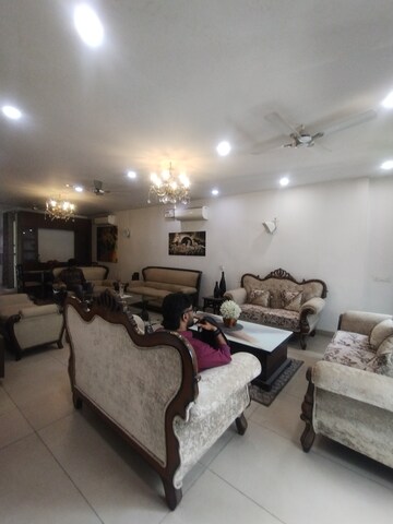 Living Room in 3 BHK Builder Floor at Ansal Sushant Lok I, Sector 43 – for Rent