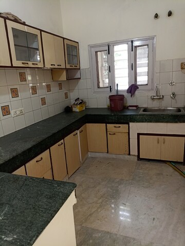 Kitchen in 3.5 BHK Independent House at RWA Apartments Sector 40, Sector 40 – for Rent