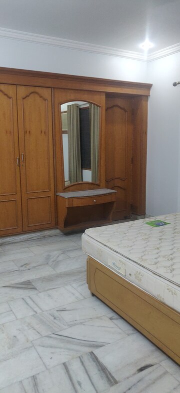 Furnished Amenities in 3 BHK Apartment at City Center Banjara Hills, Banjara Hills – for Rent