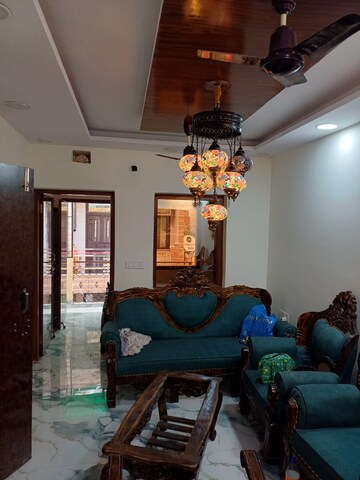Living Room in 1.5 BHK Apartment at Paschim Vihar – for Rent