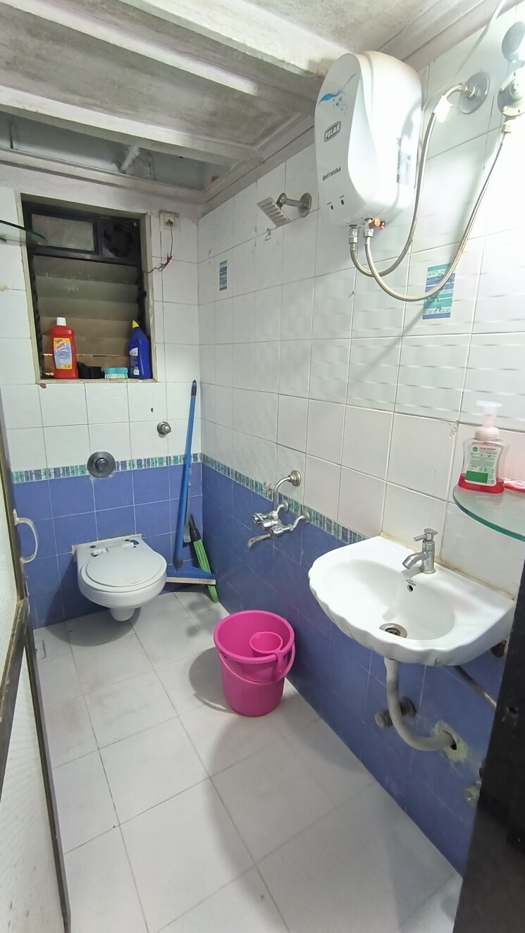 Room, atlanta-heights Pg For Girls In Prabhadevi 8675630