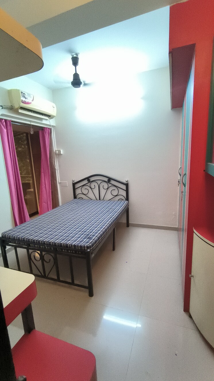 Room, atlanta-heights Pg For Girls In Prabhadevi 8675630