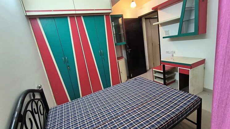 Room, atlanta-heights Pg For Girls In Prabhadevi 8675630