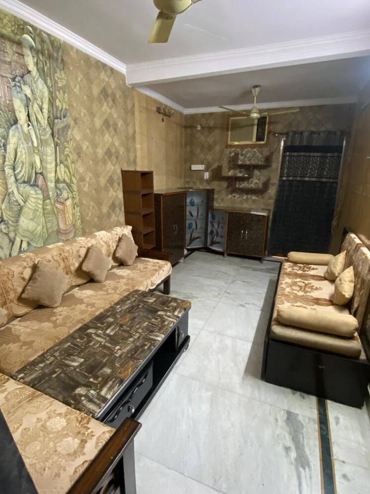 Living Room, paschim vihar 1.5 Bedroom 50 Sq.Yd. Apartment In Paschim Vihar Delhi 8675633