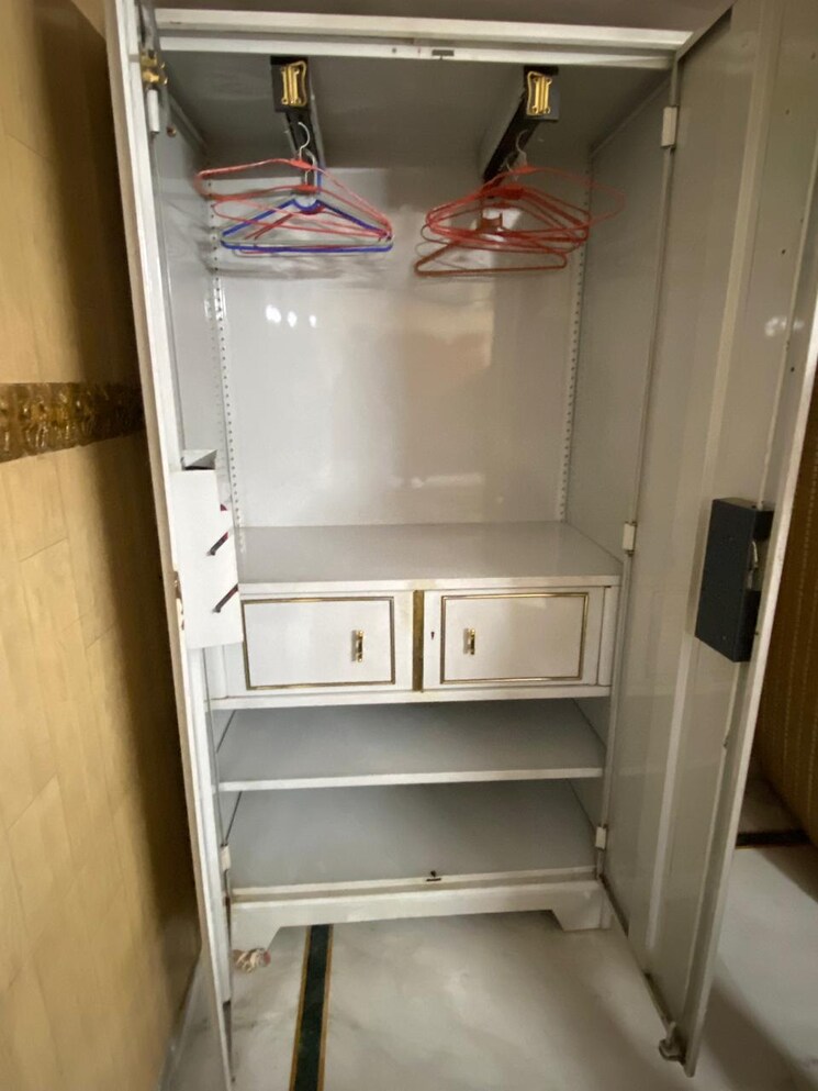 undefined, paschim vihar 1.5 Bedroom 50 Sq.Yd. Apartment In Paschim Vihar Delhi 8675633