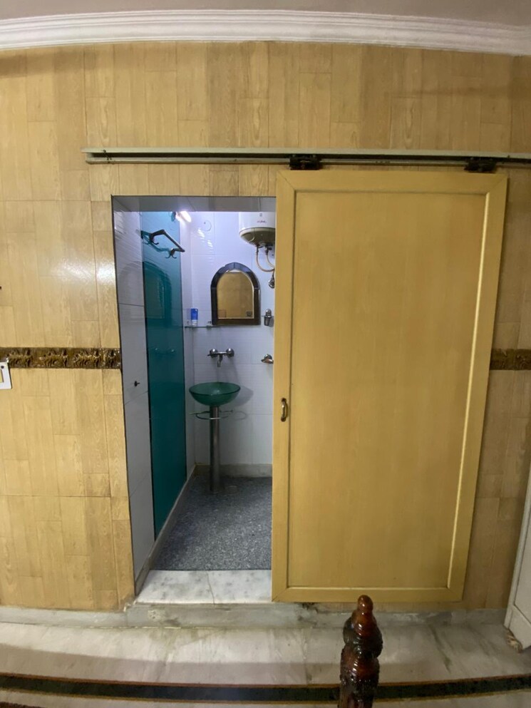 undefined, paschim vihar 1.5 Bedroom 50 Sq.Yd. Apartment In Paschim Vihar Delhi 8675633