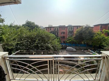 Balcony in 1.5 BHK Apartment at Paschim Vihar – for Rent
