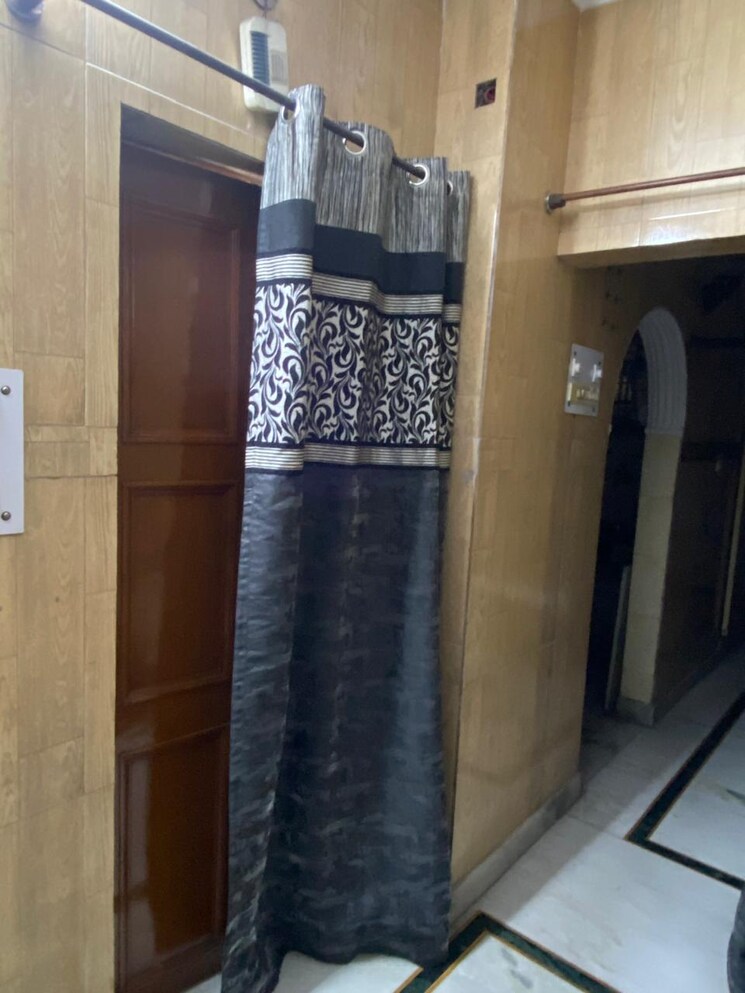 Other, paschim vihar 1.5 Bedroom 50 Sq.Yd. Apartment In Paschim Vihar Delhi 8675633