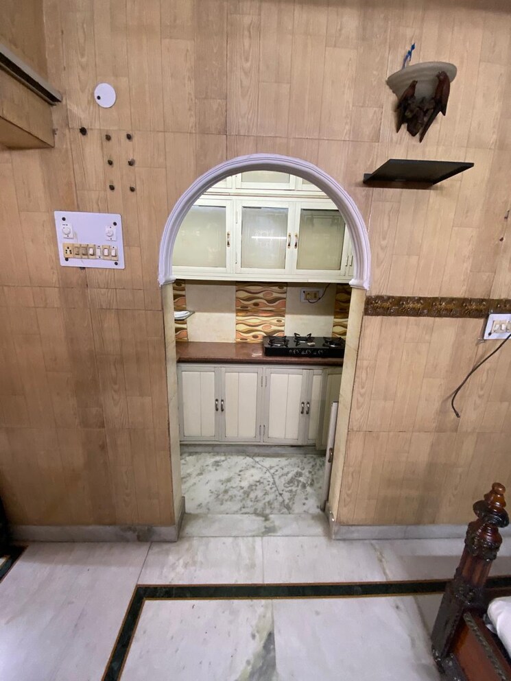 Other, paschim vihar 1.5 Bedroom 50 Sq.Yd. Apartment In Paschim Vihar Delhi 8675633