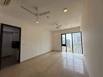 Room in 2 BHK Apartment at Lodha The Park, Worli – for Rent