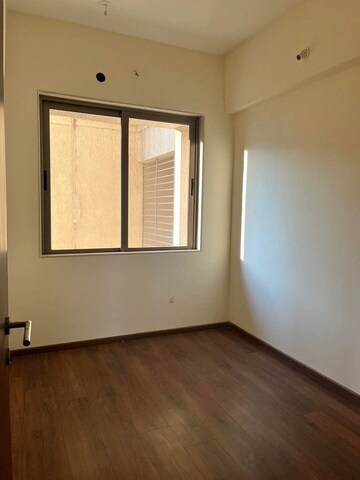 Room in 2.5 BHK Apartment at Bhimjyani Verraton, Manpada – for Rent