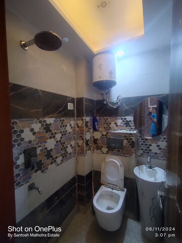 Master Bedroom in 2 BHK Builder Floor at Nawada – for Rent