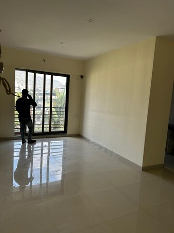 Room in 1.5 BHK Apartment at Mandar Glenmark, Kharigaon – for Rent