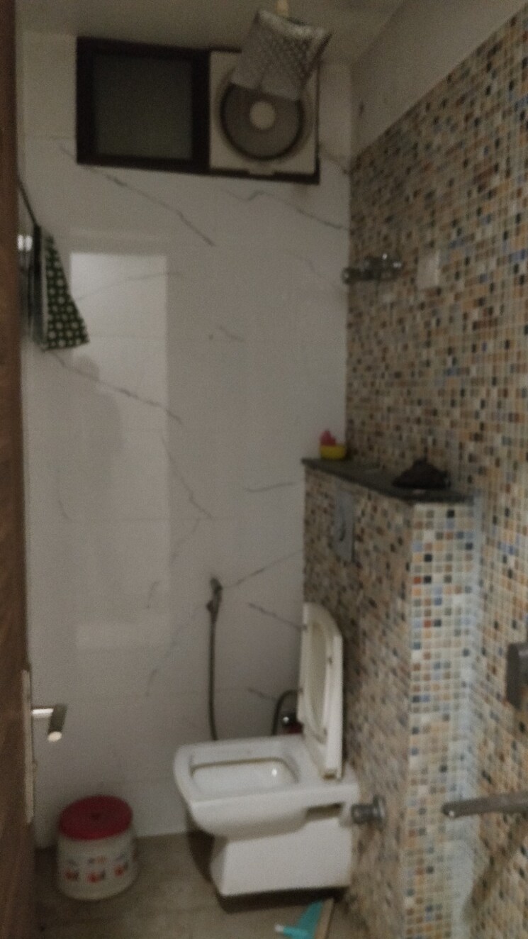 Bathroom, mehrauli 2 Bedroom 78 Sq.Yd. Builder Floor In Mehrauli Delhi 8675681