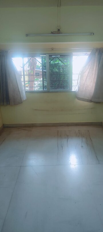 Room in 2 BHK Apartment at Santacruz East – for Rent
