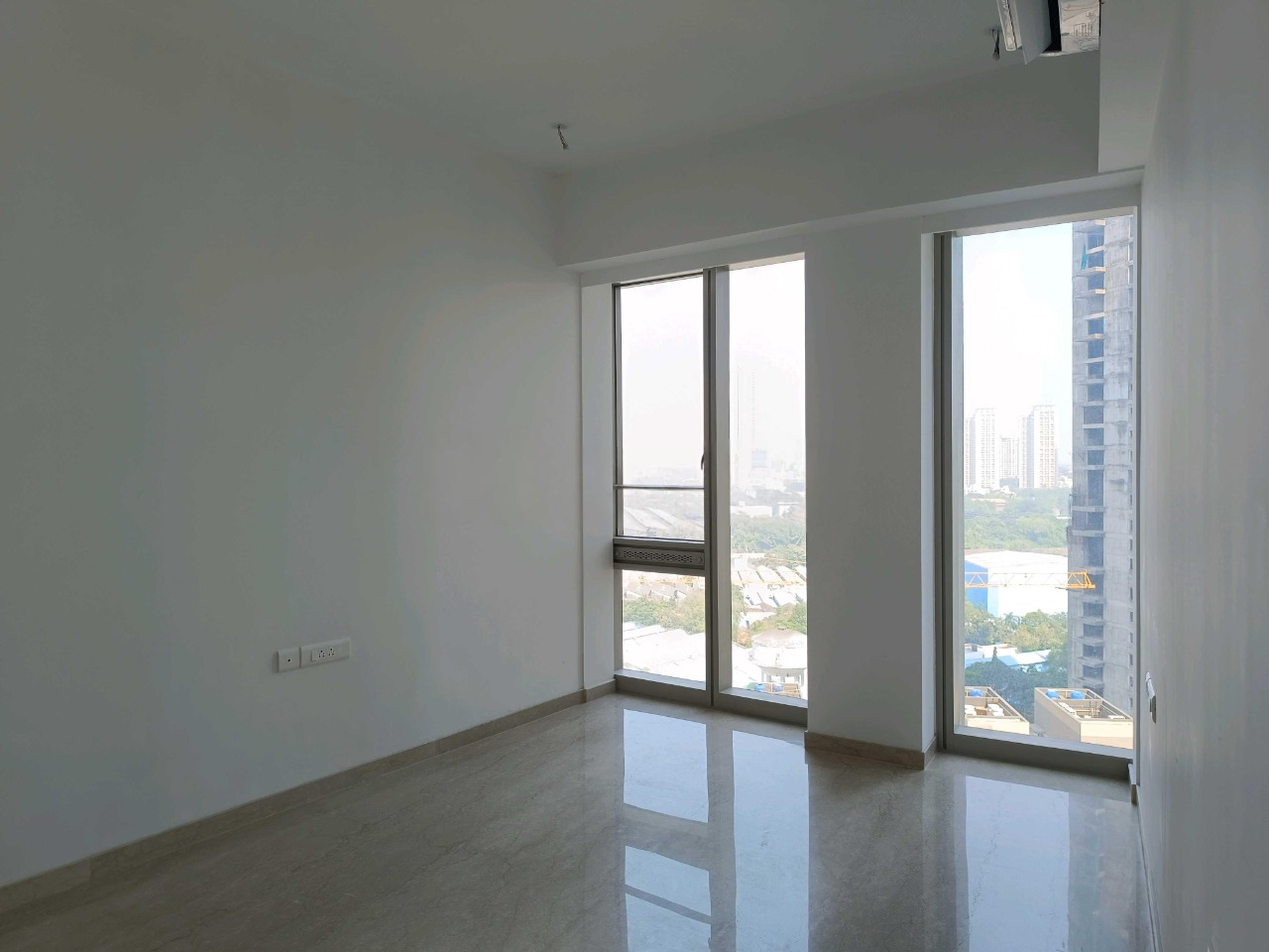 2 BHK + Servant Room Apartment For Rent in Lodha Allura