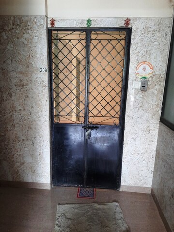 Room in 2 BHK Apartment at Santacruz East – for Rent