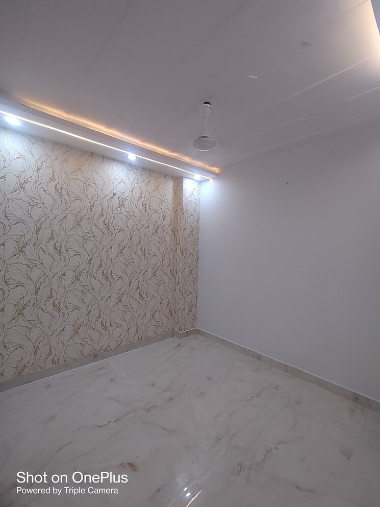 Room, nawada 3 Bedroom 100 Sq.Yd. Builder Floor In Nawada Delhi 8675721