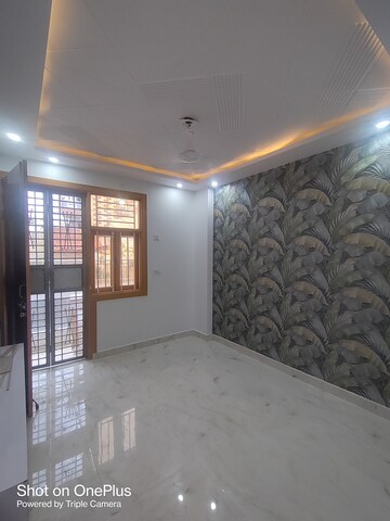 Room in 3 BHK Builder Floor at Nawada – for Rent