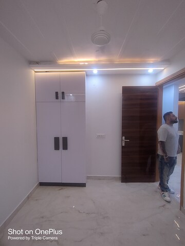 Room in 3 BHK Builder Floor at Nawada – for Rent