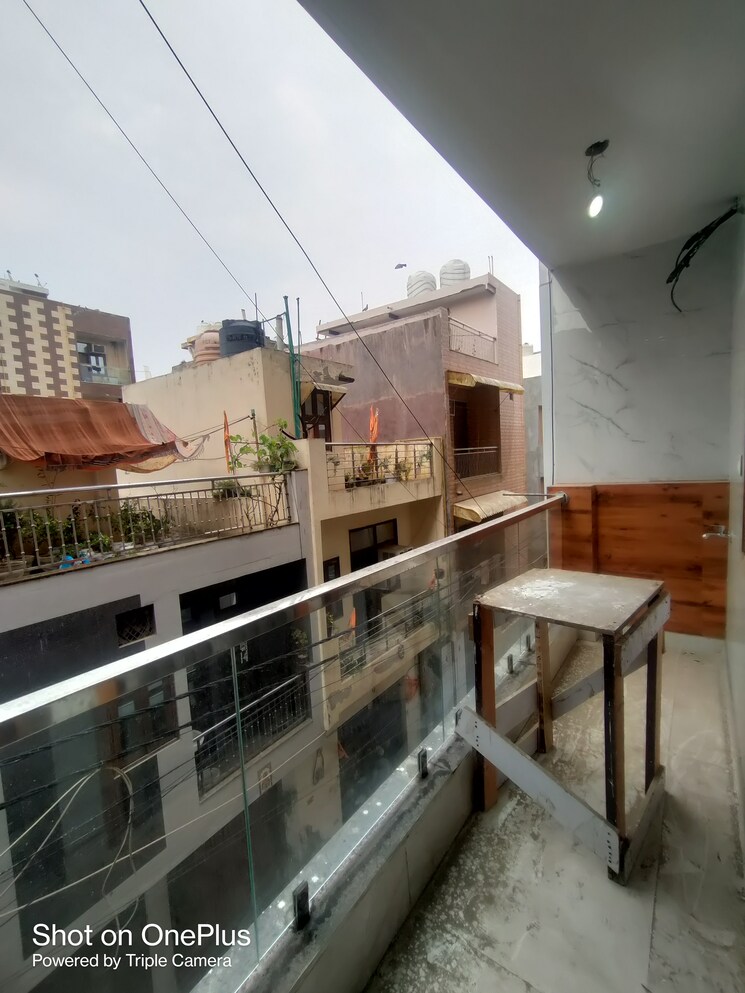 Balcony, nawada 3 Bedroom 100 Sq.Yd. Builder Floor In Nawada Delhi 8675721