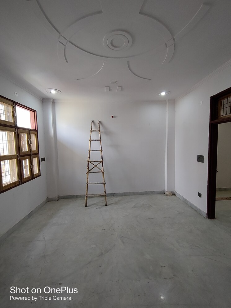 Room, dwarka mor 2 Bedroom 80 Sq.Yd. Builder Floor In Dwarka Mor Delhi 8675740