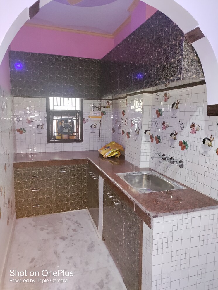 Kitchen, dwarka mor 2 Bedroom 50 Sq.Yd. Builder Floor In Dwarka Mor Delhi 8675750
