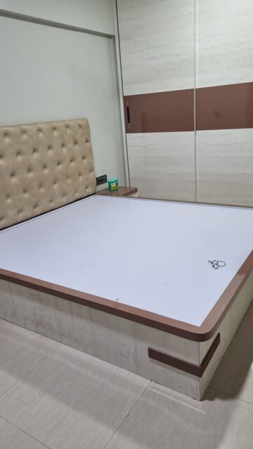 Bedroom in 2 BHK Apartment at Santacruz East – for Rent