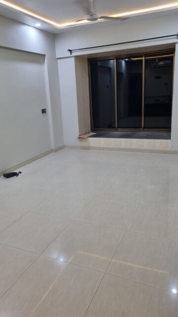 Room in 2 BHK Apartment at Santacruz East – for Rent