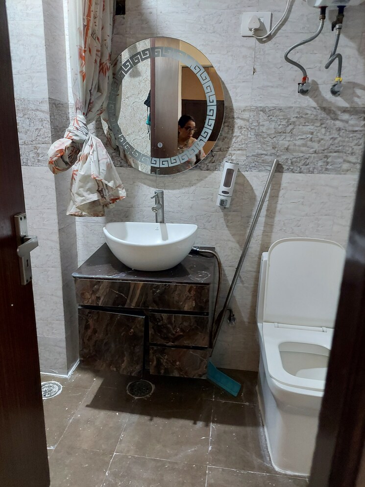 Bathroom, supertech-ecovillage-i 3 Bedroom 1718 Sq.Ft. Apartment In Sector 1 Greater Noida Greater Noida 8675786