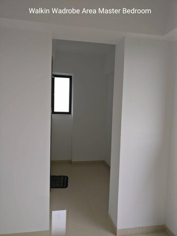 Room in 3 BHK Apartment at Santacruz East – for Rent