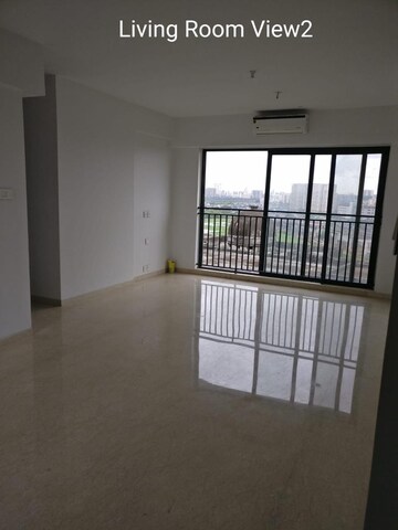 Room in 3 BHK Apartment at Santacruz East – for Rent