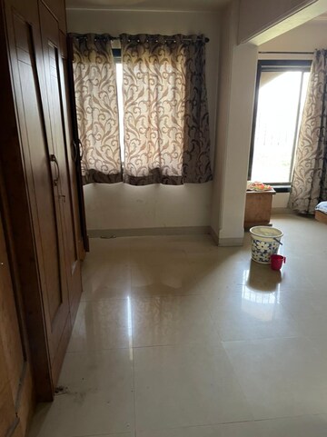 Room in 3 BHK Apartment at Santacruz East – for Rent